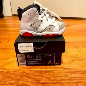 Toddler Jordan 6 retro, Excellent condition!